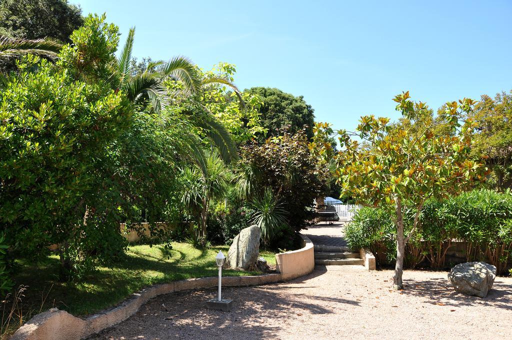 Sole E Mare Aparthotel Santa-Maria-Poggio  Bagian luar foto