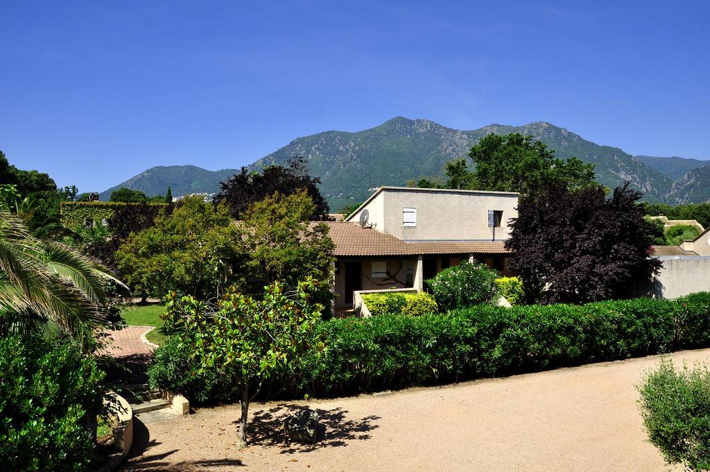 Sole E Mare Aparthotel Santa-Maria-Poggio  Bagian luar foto