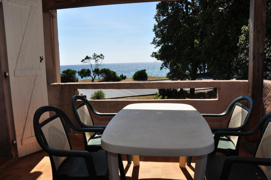 Sole E Mare Aparthotel Santa-Maria-Poggio  Bagian luar foto