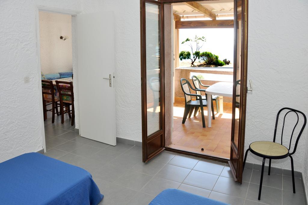 Sole E Mare Aparthotel Santa-Maria-Poggio  Ruang foto