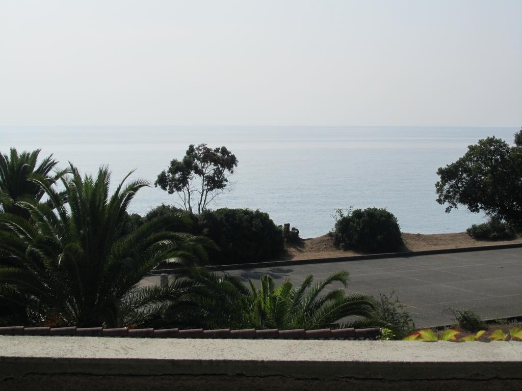 Sole E Mare Aparthotel Santa-Maria-Poggio  Ruang foto