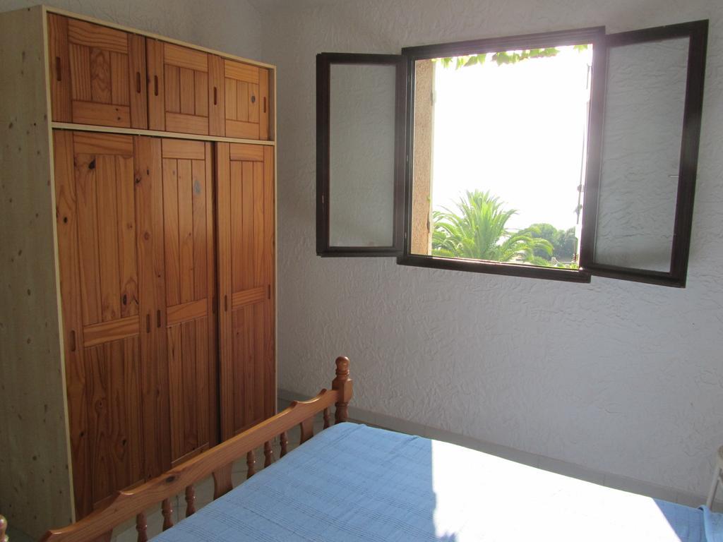 Sole E Mare Aparthotel Santa-Maria-Poggio  Ruang foto