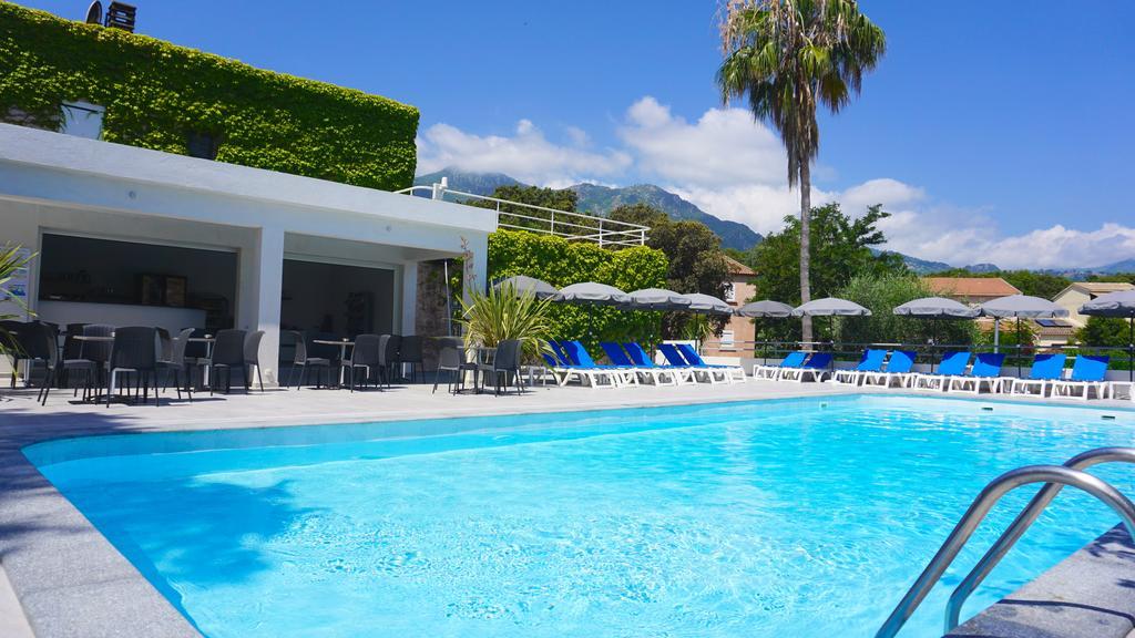 Sole E Mare Aparthotel Santa-Maria-Poggio  Bagian luar foto