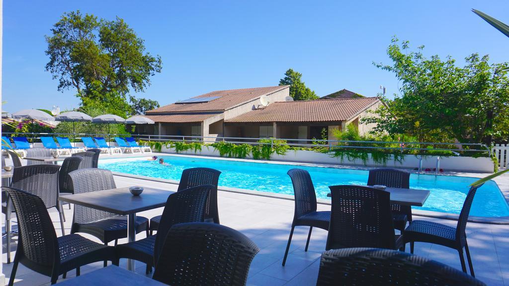 Sole E Mare Aparthotel Santa-Maria-Poggio  Bagian luar foto