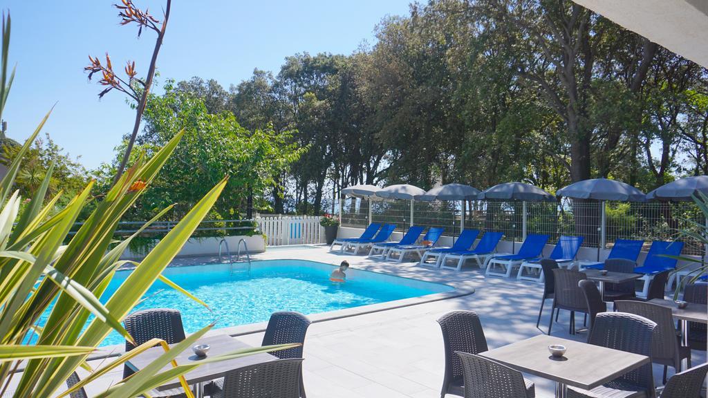 Sole E Mare Aparthotel Santa-Maria-Poggio  Bagian luar foto
