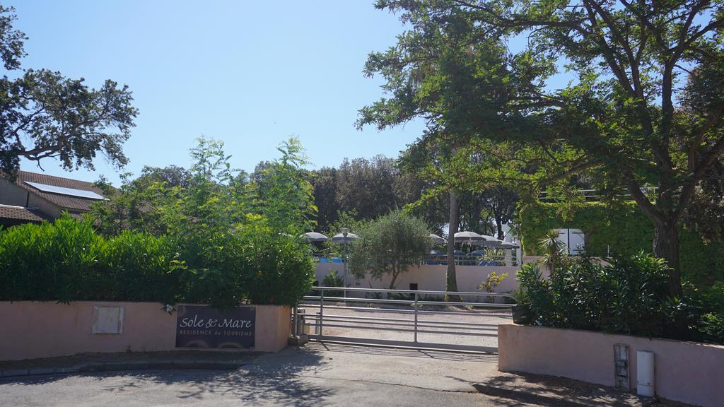 Sole E Mare Aparthotel Santa-Maria-Poggio  Bagian luar foto